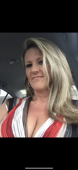 https://t.co/bPjrPKSZW7 Milf 48 years old BiG ASS 38 EE. Beautiful, sexy, naughty, hot, slutty, blonde