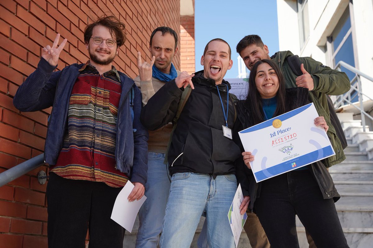 🚀 #showH2020 📡 And the 1st place goes to (ex aequo) ... 🥇 Team "AssistIO" ... They showed us why it is so important the accessibility and assistance for persons with reduced mobility. #Y4PThackathon #StartUp #Innovation #StartUp #SustainableTransport