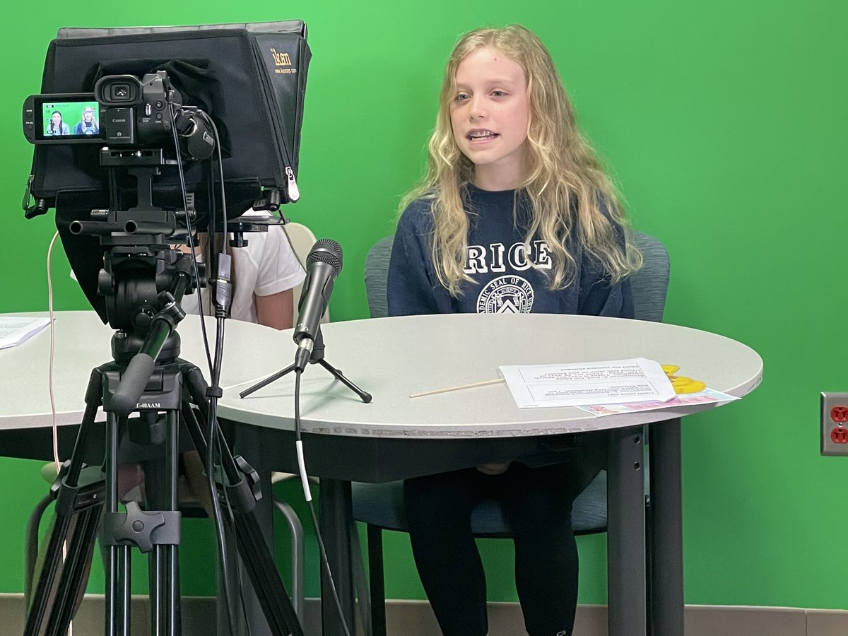 jennifer_blaine's tweet photo. Morning newscast @WilchesterSBISD - Wildcat reporters have the scoop and they know how to report it! Houston news stations- you all should see these kids in action! @KPRC2 @FOX26Houston @abc13houston @KHOU @SBISD https://t.co/W6NaSm3YDx