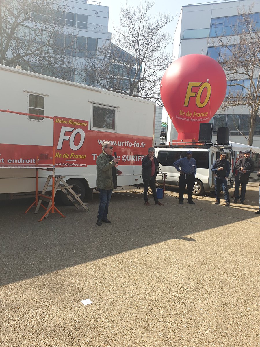 IdoudiRoxane's tweet photo. @URIFF0 @force_ouvriere @YVeyrier @SouillotFo Droit à un service public de qualité, acces au soin pour tous...Non à la fermeture d'hopitaux !
Pour l'augmentation du point d'indice et du smic
Retraite à 60 ans https://t.co/EerXIGo2gm