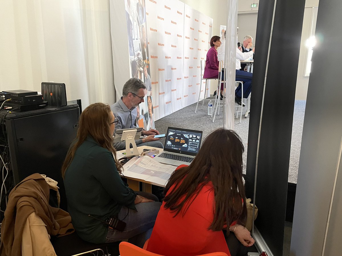 Derrière un bel événement, une belle équipe. 

Merci et bravo à nos collaborateurs du service événementiel pour l’organisation de la Rencontre Managers en #Bourgogne 👏🏼👏🏼👏🏼

#RMBourgogne