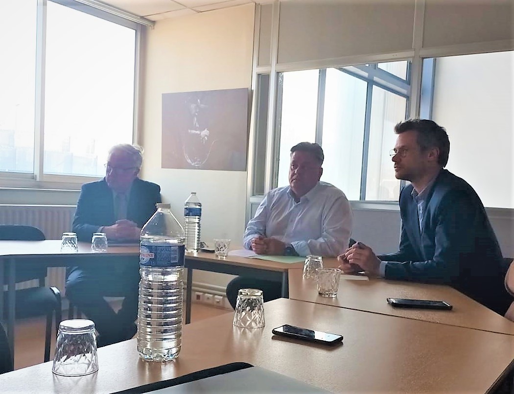 crpmemhdf's tweet image. Pierre KARLESKIND, Pdt de la Commission PECH du Parlement Européen, accompagné du député Jean-Pierre PONT, a rencontré les membres du bureau du CRPMEM HDF et des pêcheurs pour discuter des différents sujets d&apos;actualité : Brexit, gestion de la ressource. Des échanges riches.