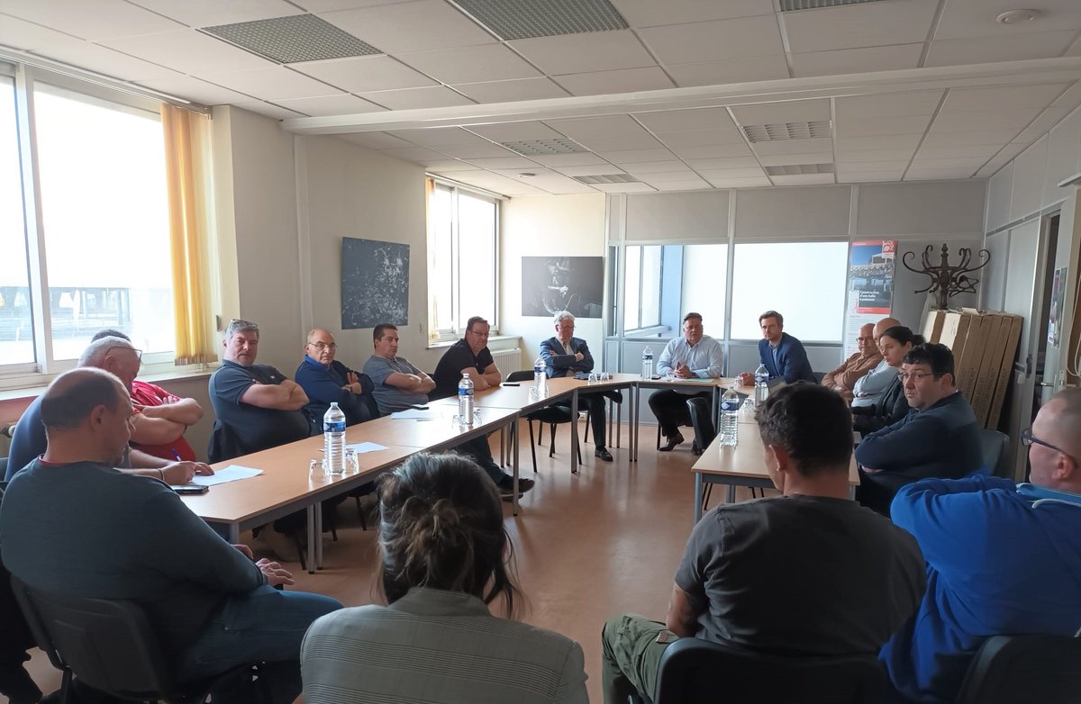 crpmemhdf's tweet image. Pierre KARLESKIND, Pdt de la Commission PECH du Parlement Européen, accompagné du député Jean-Pierre PONT, a rencontré les membres du bureau du CRPMEM HDF et des pêcheurs pour discuter des différents sujets d&apos;actualité : Brexit, gestion de la ressource. Des échanges riches.