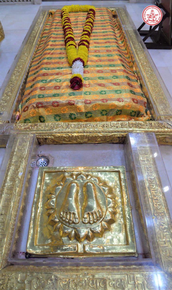 SSSTShirdi's tweet photo. *!! ॐ साई राम !!*
*श्री साईबाबा संस्थान विश्वस्त व्यवस्था,शिर्डी*
*!! ॐ Sai Ram !!*
*Shri Saibaba Sansthan Trust, Shirdi*
*आरती :- धुपारती*
 *बुधवार २३ मार्च २०२२*     
*Aarti : - Dhoopaarti* 
*Wednesday 23 March 2022* https://t.co/NYCnznvVko
