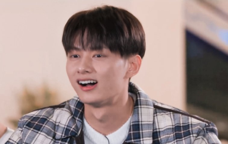 wjhedits's tweet photo. ㅤ
ㅤ            @pledis_17 #세븐틴⁠ #준
ㅤ https://t.co/3cgABnh2Vq