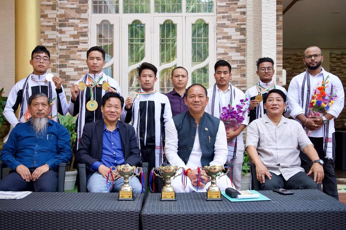 Min. <a href="/NatungMama/">Mama Natung</a> Felicitate Athelete- Arunachal Pradesh Bags 14 Medals
Read Full Story:
dcommunique.com/news/min-mama-…