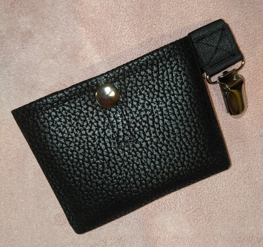 SnapDogDesigns's tweet image. Thanks for the kind words! ★★★★★ "Absolutely thrilled with this bait bag/number clip. Can’t wait to try it this weekend at the show. Very good quality , very pleased. Thank you" Therese ht