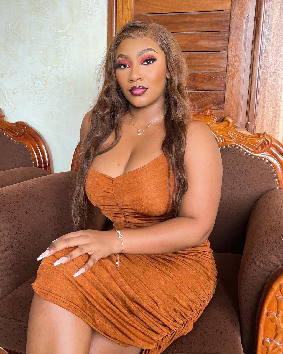 Queen Esther 👑 tweet media