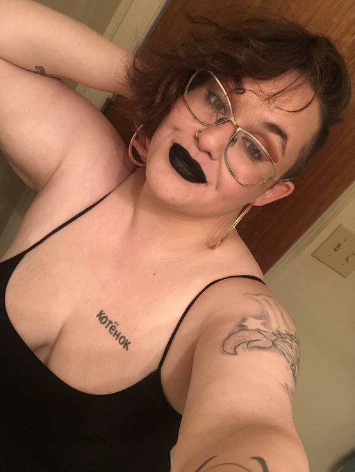 Well I went all out and tried my match my lipstick and outfit to the theme in my upcoming video 😆😘  #blacklipstick<a href="/tag/altgirls"class="tags"><span>#altgirls</span></a><a href="/tag/blacklipstick"class="tags"><span>#blacklipstick</span></a><a href="/tag/thicc"class="tags"><span>#thicc</span></a><a href="/tag/bigboobfanat"class="tags"><span>#bigboobfanat</span></a>