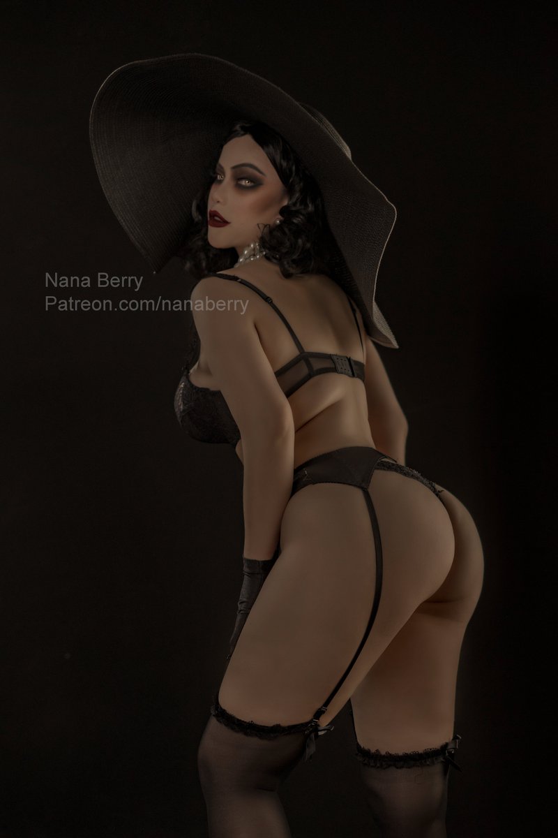 Lady Dimitrescu is available on my HD page, along with MANY other sexy sets! But don't forget to subscribe to my Patreon because HD page will NOT HAVE sexy bonus, no clip and sexy selfie. Patreon always will be the best deal! https://t.co/7tkdVnTo3U