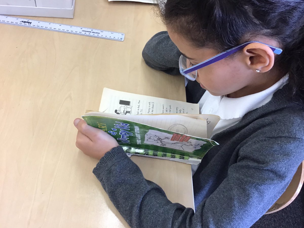 KensingPrimary's tweet photo. #stopdropandread in 6W #kensingtonreading https://t.co/R4yAtG5eoV