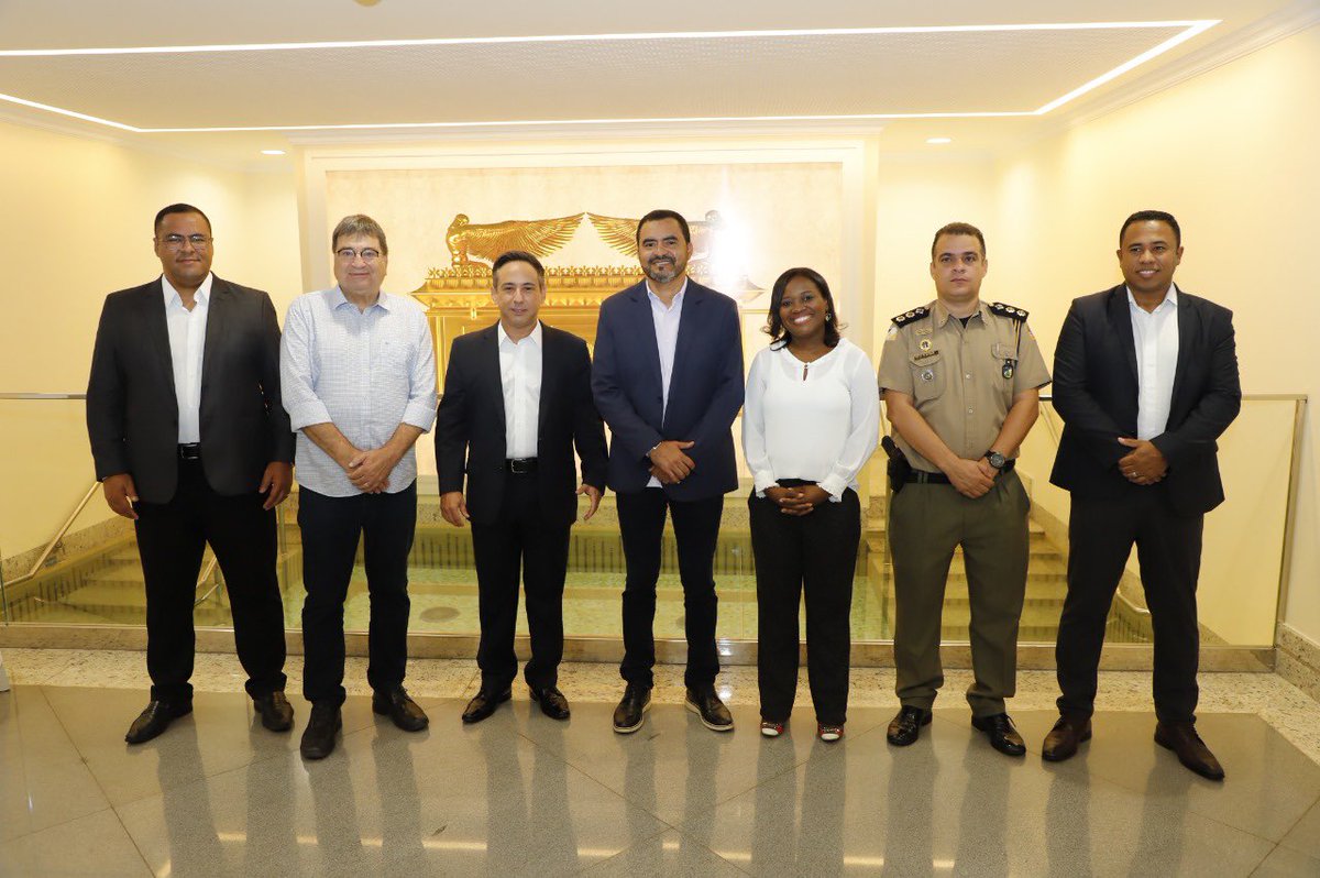 cesarhalum's tweet photo. Hoje pela manhã participei de um café da manhã e visita às instalações na Igreja Universal, junto com o Governador Wanderlei Barbosa, Bispo Freitas e demais ministros da palavra de Deus. https://t.co/ofBp8XXPGf