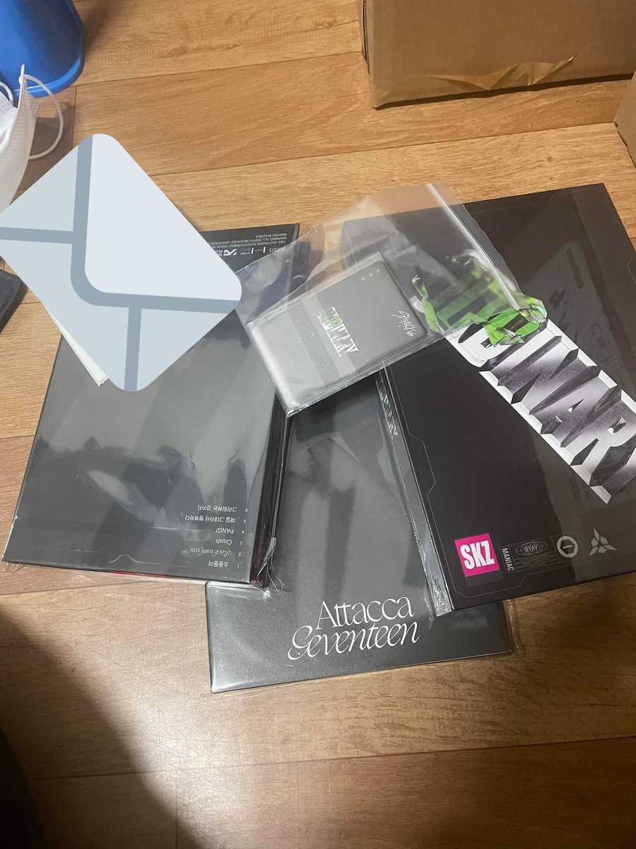 YMMShopPH's tweet photo. [#YMMupdates]

Arrived at KR add na ang last item of batch 2^^ waiting nalang to umuwi sa kabox share ko, thank you for trusting 🥰

- avail papo yang Oddinary by StrayKids^^ https://t.co/IDPZFkeESe