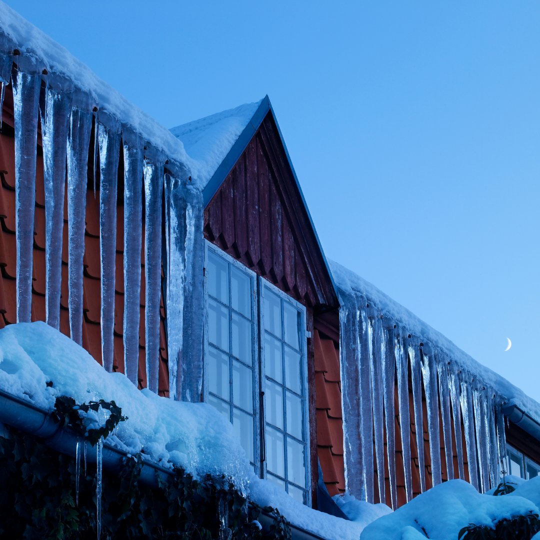 RTDIceDam's tweet photo. If you’re worried your ice dams may start leaking soon, it’s time to call in professionals such as RTD Ice Dam Removal. Ask about our same-day and next-day service! 

#icedam #icedamremoval #icedamleak #homeownertips https://t.co/3LhgeIigbI