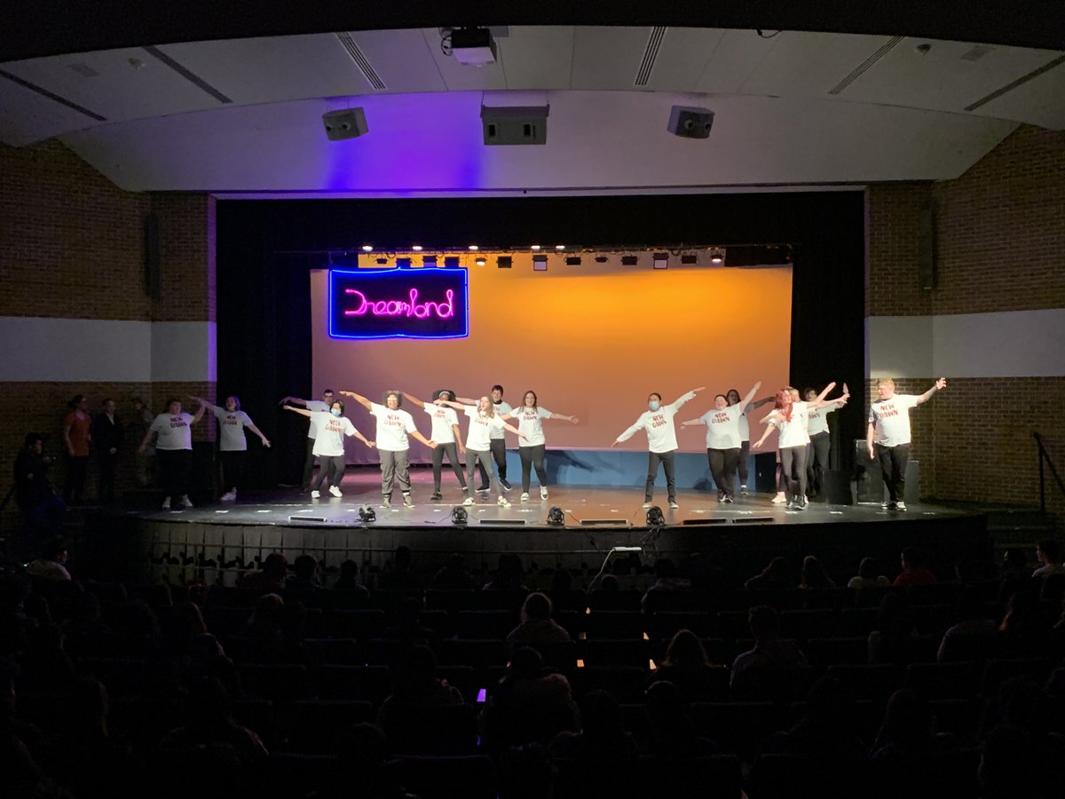 OPS_Northwest's tweet photo. Thanks to the cast and crew of Dreamland for putting on a matinee for our students who strived for 95 and did it! #huskynation https://t.co/7vkuKOkFuP