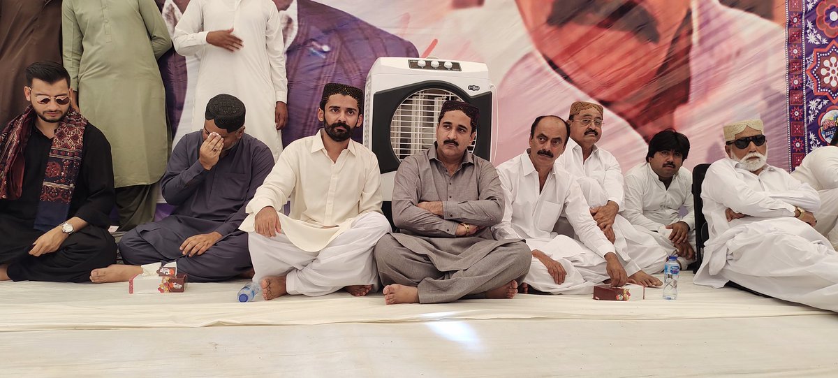 MediaCellH's tweet photo. ماتلی/فلکارا: پاکستان پیپلز پارٹی ایم پی اے ماتلی مرحوم سردار بشیر احمد ھالیپوٹو کی پہلی برسی

سردار بشیر احمد ھالیپوٹو کی پہلی برسی میں عوام کی جلسہ عام بڑی تعداد میں شرکت۔۔

@BBhuttoZardari 
@siyal_anwar @SHalepota @arbab_lutfullah https://t.co/r7oeOE3qHr