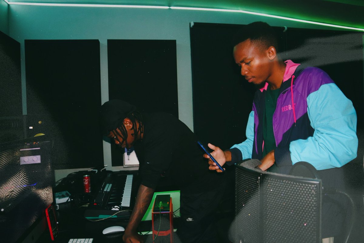MassTheDiffer's tweet photo. Me And Zoocci Coke!!! 
Dealing🃏♣️🃏♣️🃏

📸: @melanintoomuch https://t.co/xrti5odxRM