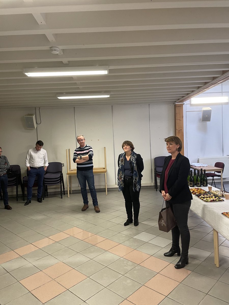 HuguesVidor's tweet photo. Très heureux avec Patrick Malphettes de participer pour adedom avec l’USB et les partenaires sociaux de la BAD aux remerciements de 3 personnalités importantes de la Branche qui nous quittent:Claire Perrault, fnaap-Csf Hélène Godin Una , Loïc Le Noc cfdt ⁦@BrigBourguignon⁩ https://t.co/hpjyve2Ij6