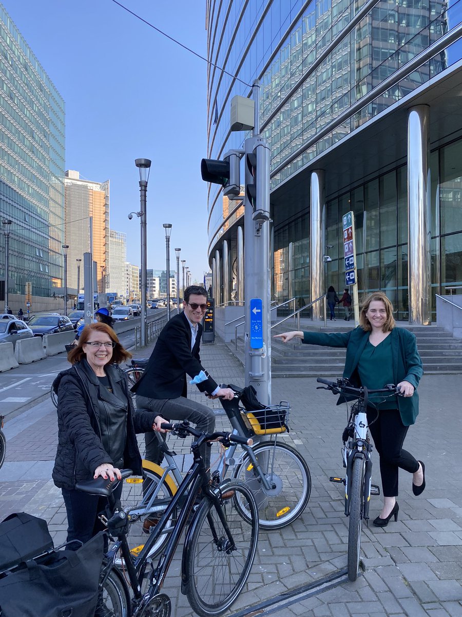EuroVelo 5 is now visible in Brussels 👌🏼. 3200 km of 🚴‍♀️ in 7 countries with 21 unesco sites to makes us every day more 🚴‍♀️ and more europeans. 🇪🇺
#BrusselsChanges