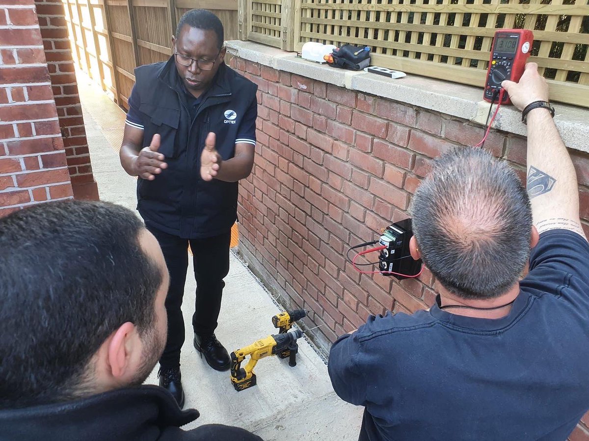 OPTEXSecEMEA's tweet photo. Out with @AmbushSec today. 
Great to out in the field. 
Thanks to the Ambush team.
 
#optex #intrusiondetection #homesecurity #securityinstaller #securityprofessionals #security https://t.co/r7Ia4ACbuW