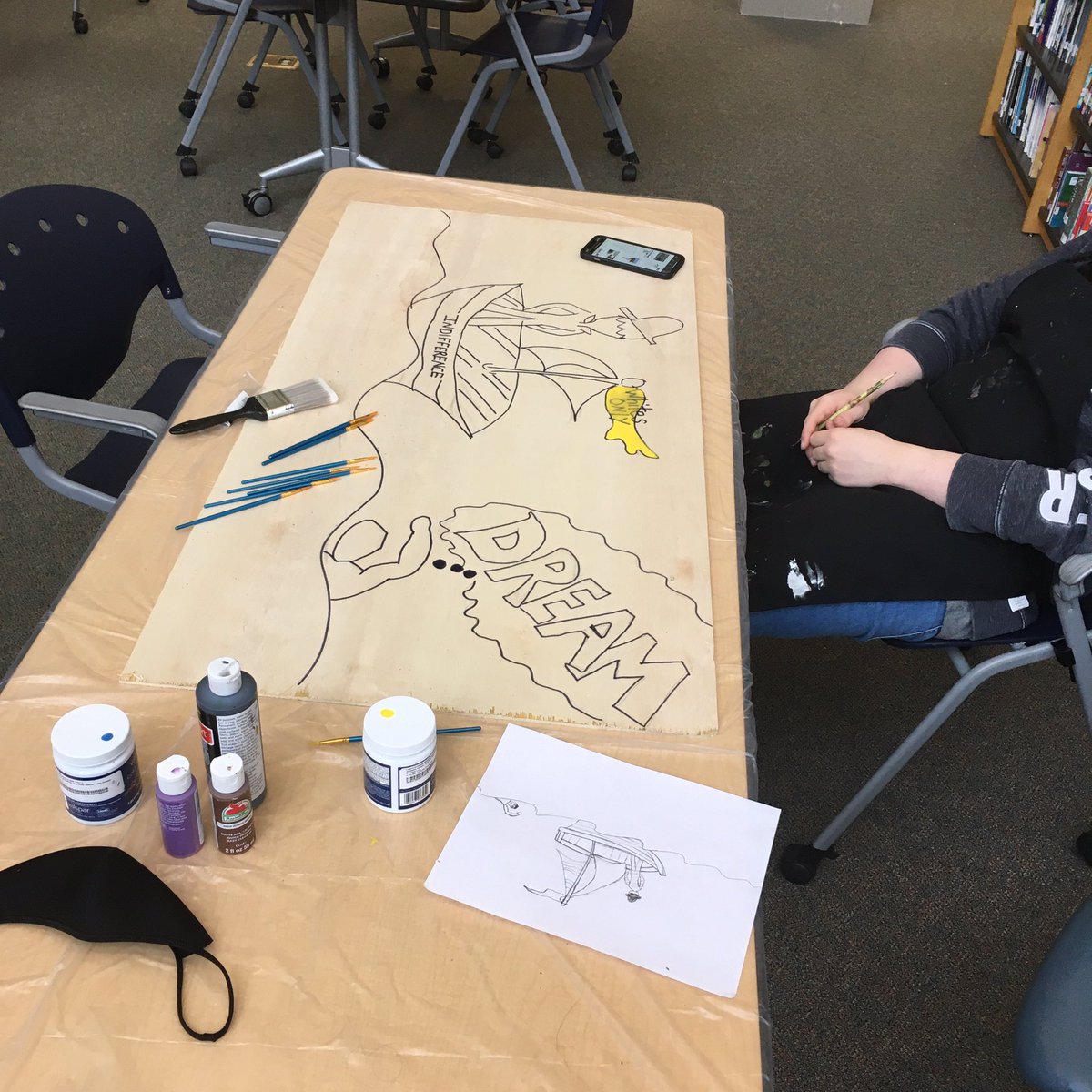 smplydori's tweet photo. Harlem Renaissance original graffiti project—using the main message of artists, musicians &amp; authors they researched &amp; wrote about. Such amazing creativity! 10 outta 10 for engagement. 😎🥰#SchoolLibrarian https://t.co/z22Ew6kIm1