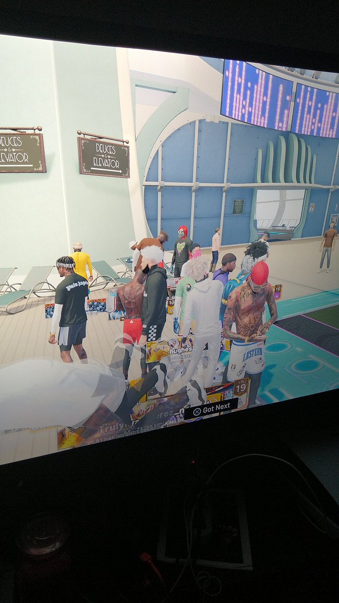 Davis89Up's tweet image. NBA 2k22 current gen why can't I play my game please don't make another copy and paste version of this game without fully fixing all the bugs first
