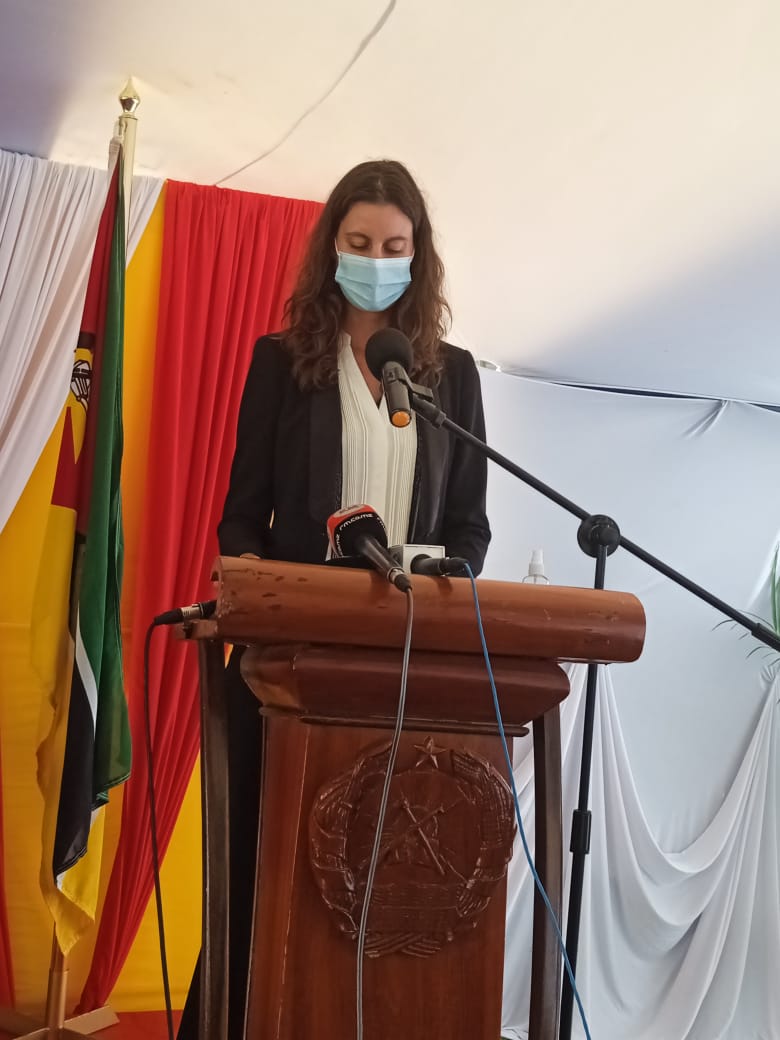 UNDPMozambique's tweet photo. Continuaremos a apoiar a aposta do @GovernoDe🇲🇿, através do @SaudeMisau, na melhoria da cadeia de abastecimento e logística, expandindo a cobertura para o aumento do acesso à #saúde a todos os moçambicanos.

@UNDPMozambique 🇲🇿 
#HealthPortfolio https://t.co/YFINn6bsZN