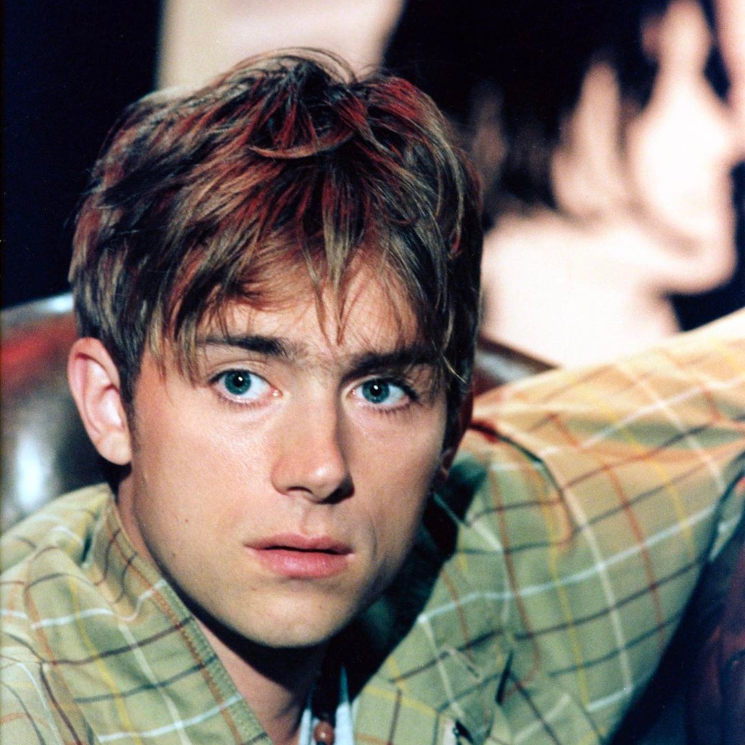 Happy birthday to legend and number swiftie antagonizer Damon Albarn  