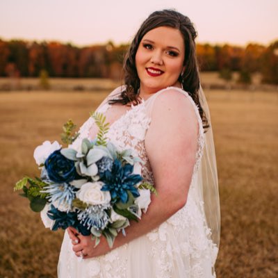 michaelaa21's tweet photo. I know I use wedding pictures for everything, but I paid lots of money for them so I’m gonna keep doing it.😂
#NewProfilePic https://t.co/FfNXTfoYEK