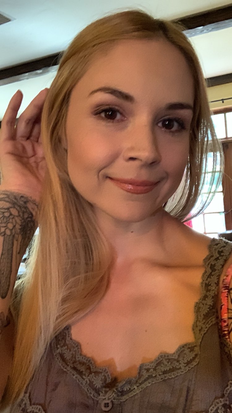 Sarah Vandella On Twitter Rt Mssarahvandella From Set The Other Day 😇 ️😈 