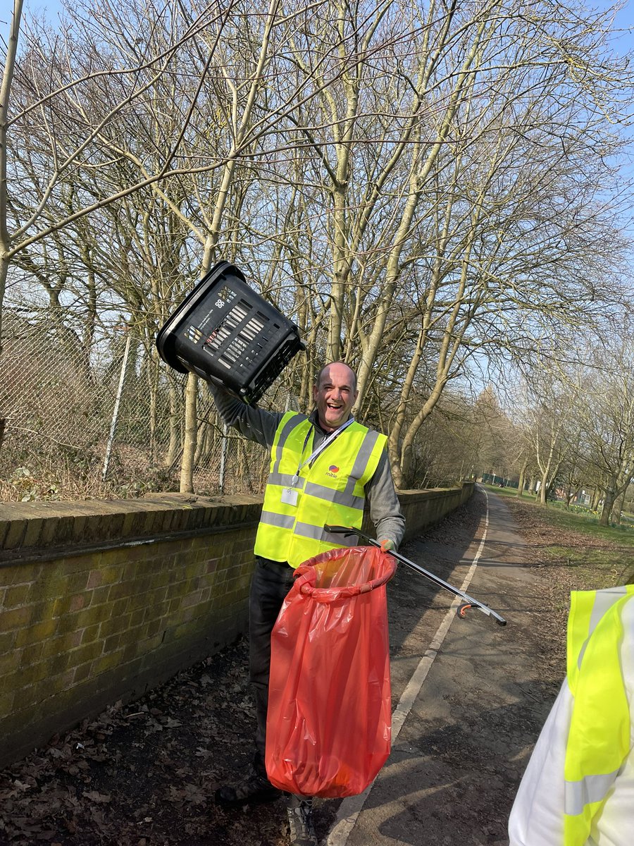 lulusmith75's tweet photo. Great day for TSOC litter pick in Manchester @mitie #MitieBigSpringClean2022 with #peelhallpickers @mitiefoundation https://t.co/Di0sU7rVbL
