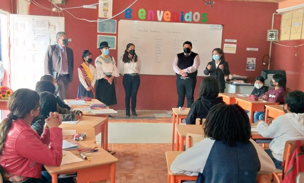 EducacionZ1Ec's tweet photo. [OTAVALO] El CECIB Luis Ulpiano de la Torre, comunidad Cotama, es el lugar donde se realiza la visita de constatación del retorno a clases presencial de 371 estudiantes. Mejorar el proceso de enseñanza aprendizaje es el objetivo. #EncontrémonosPorLaEducación https://t.co/GeojIGPtJY