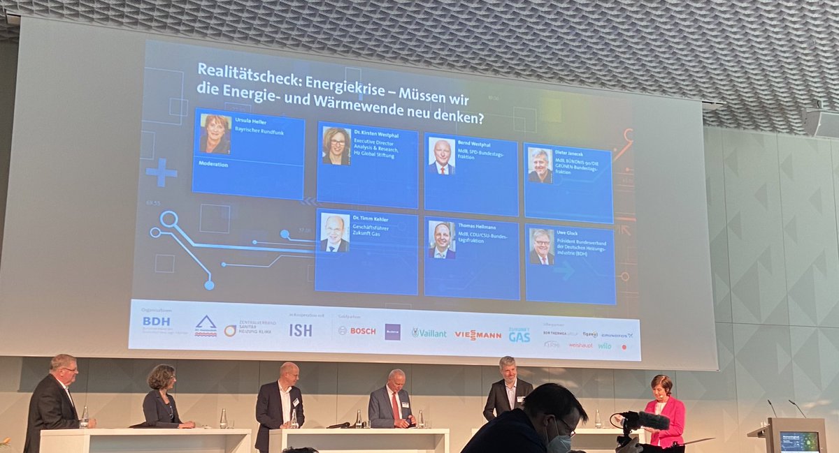 Timm Kehler, CEO Zukunft Gas, auf der Deutschen Wärmekonferenz:„Es gilt jetzt den  Einstieg in den Gasumstieg zu gestalten. Dafür müssen wir die Energieeffizienz in den Vordergrund stellen und dann grünes #Gas, wie #Biogas und #Wasserstoff in den Markt einführen“ #connectingheat