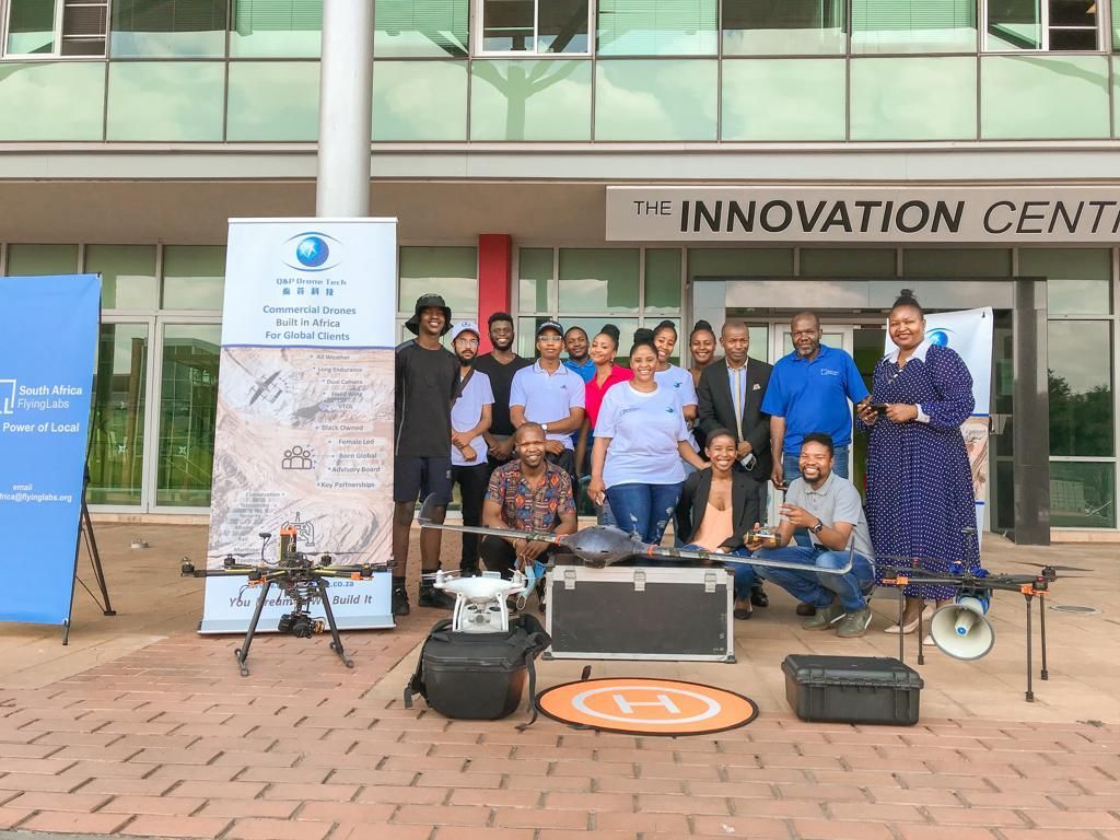 airwards_'s tweet photo. SA FLs @BonGlobalEntrep hosted a successful #drone #awareness #workshop last month, focused on SA #unemployed youth looking to kick-start their journey in the #droneindustry. Amazing initiative #airwardsjudge #lbwd #qpdronetech #innovation #technology #opportunity https://t.co/kIYEncDJLp