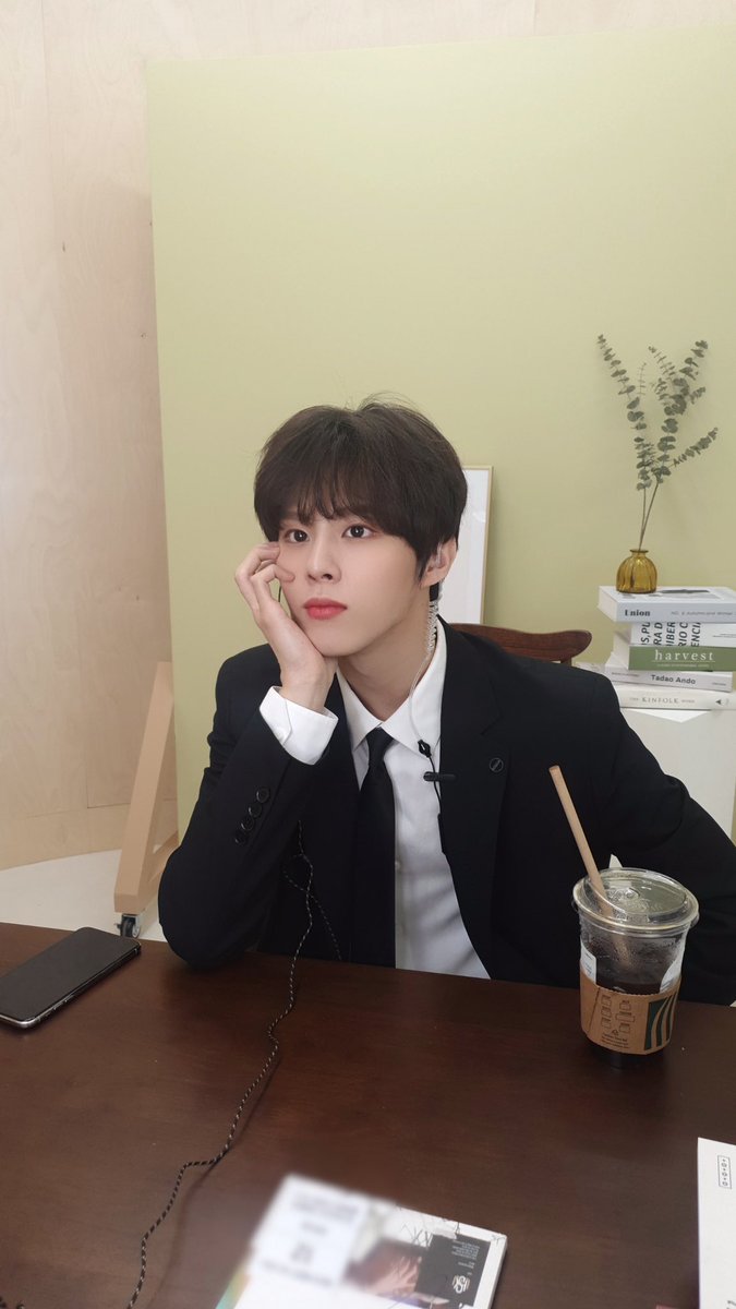 kwsbot's tweet photo. #김우석 #KIMWOOSEOK #WOOSEOK https://t.co/W18FxMHBHr