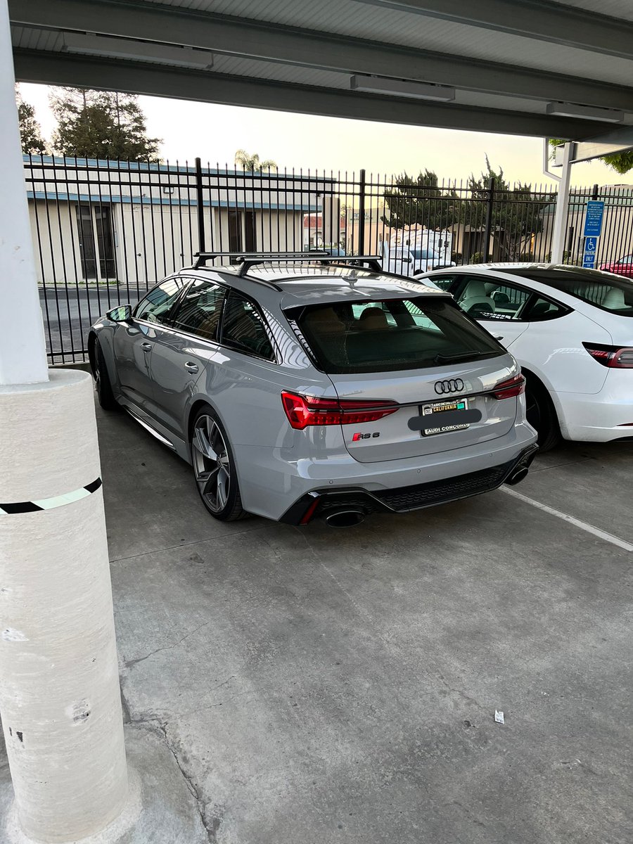 jenzfc's tweet photo. I don’t like wagons, but the RS6 Avant is one sexy machine. #NardoGray 🥵🥵 https://t.co/bkxkuIsbG3
