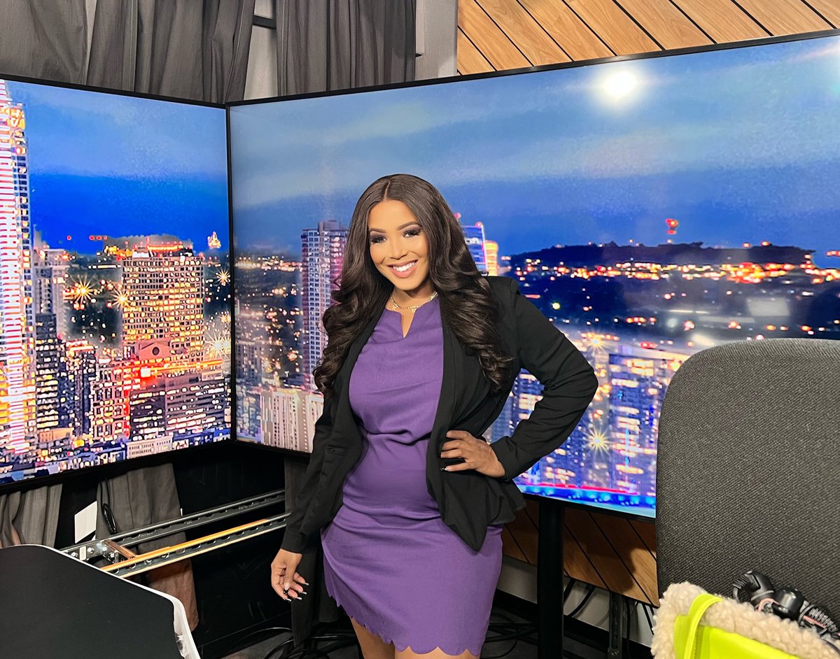 demilobo's tweet photo. What’s the latest??? #DailyDose is coming up at 7:50 on @power_106 #PowerMornings
THEN turn on @foxsoul “The Black Report”
at 3pm PST ON #YouTube #Roku and 4pm on channel 13 #KCOP in LA https://t.co/3izlBtEwwo