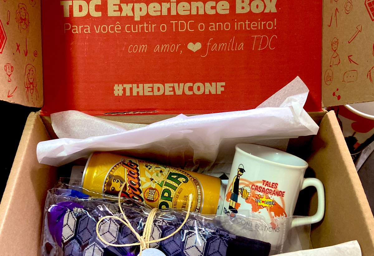 100HnoMeuNome's tweet image. Meus “recebidos do dia”! Chegou meu kit do TDC, caneca personalizada, meias , adesivos, salgadinhos e uma cerveja ! Incrível  fazer parte da família @thedevconf conhecer pessoas e a troca de conhecimento . #TDC #TDC2022 #thedevconference #softwaresecurity ☺️