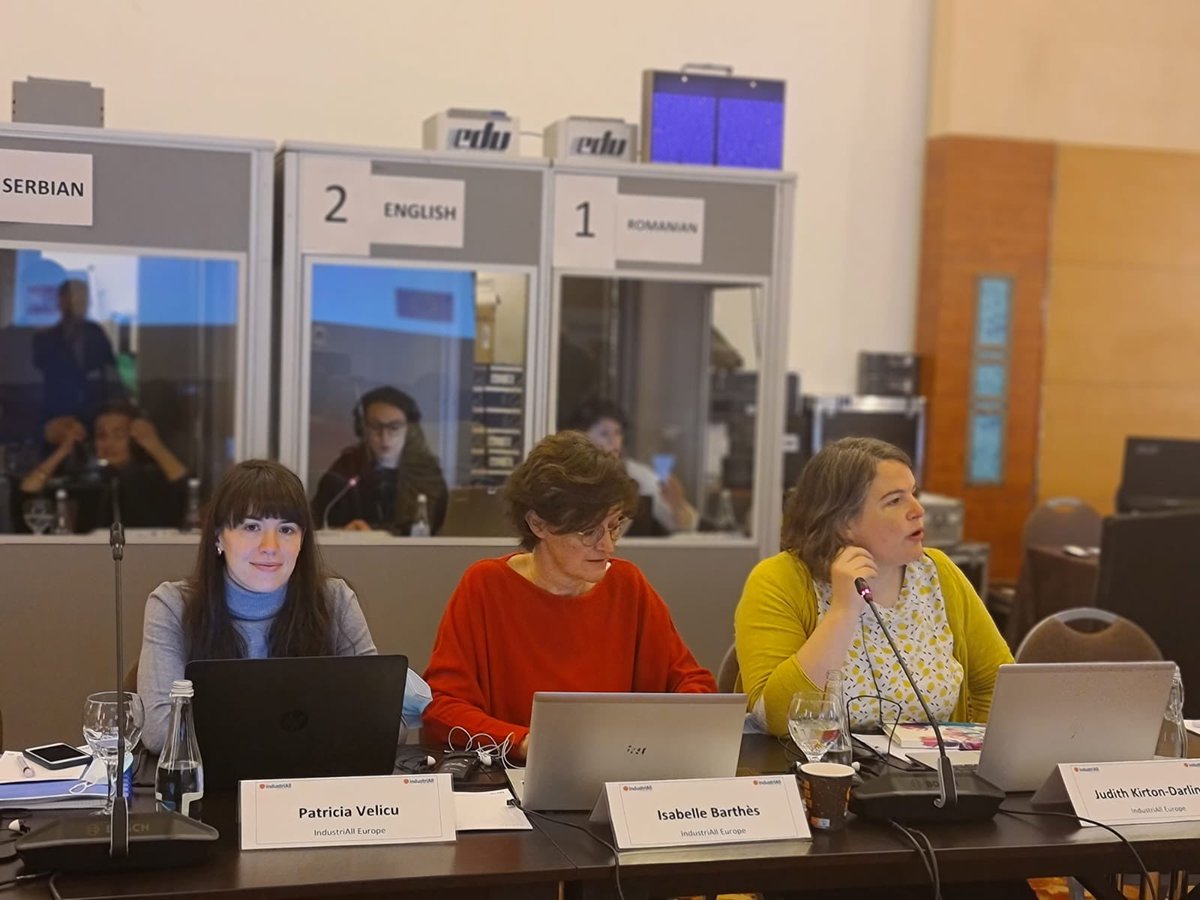 PatriciaVelicu's tweet photo. Discussed #JustTransition and #QualityJobs last 2 days in Bucharest with @industriAll_EU affiliates from RO, BG, HR, SI and Western Balkans. 

➡️Different starting points to reach carbon neutrality
➡️Strong social dialogue and union involvement is needed for #JustTransition https://t.co/igCNxY3ahy