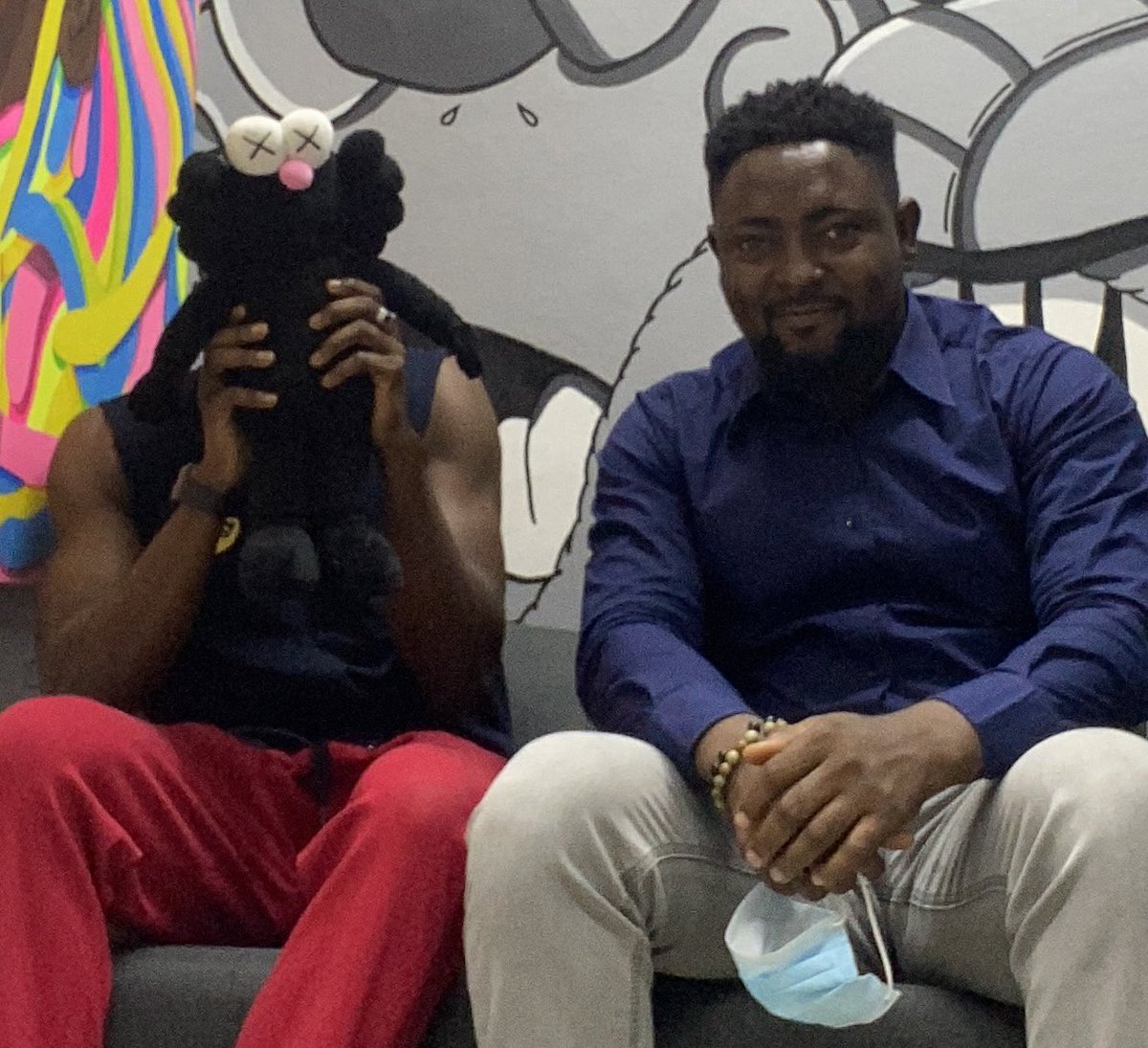 Lawyartist's tweet image. An old friend and fellow doodle artist stopped by #StudioL today ✨✨✨

@ufo_south 

Bless bro, was amazing catching up. 

Thank you for your time.