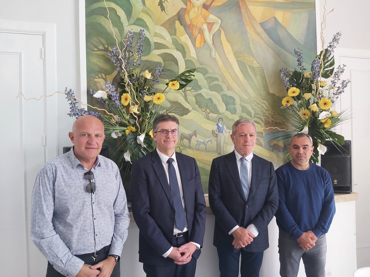 Reprise des rdv avec les décideurs du département.
Ce matin, échanges avec Gérard SPINELLI, Maire de @BeausoleilOff pour parler crise ukrainienne, explosion des prix des matériaux,difficultés d'approvisionnement,projets du territoire,small business act.
<a href="/MoulardPatrick/">Patrick Moulard</a> <a href="/bergio06/">Bernard GIOAN</a>