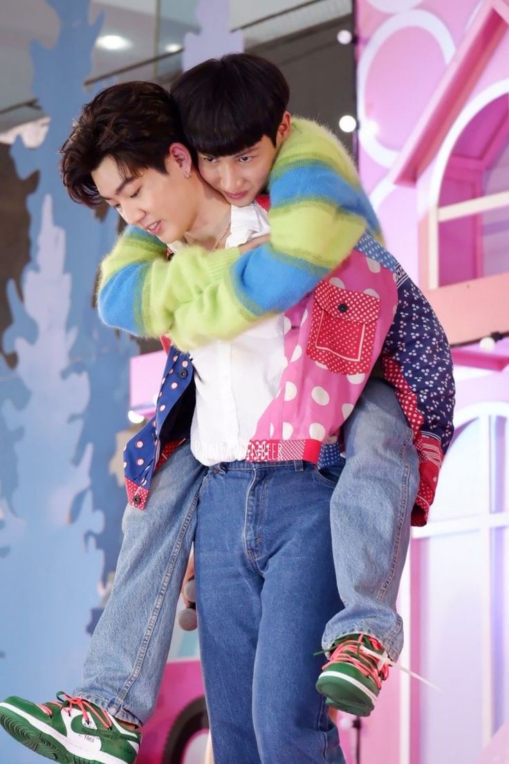 luvemily's tweet photo. Fav couple in my life 
#OffGun #offgunisreal https://t.co/6cKmCGpXCd