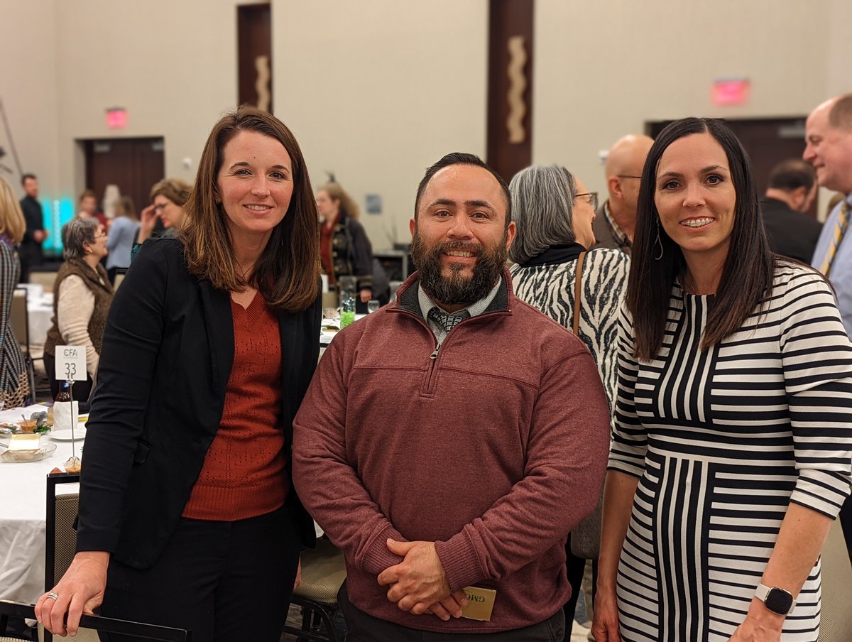 meritrustcu's tweet photo. Check out #TeamMeritrust at the @ManhattanCF Awards Monday night. The ceremony recognized volunteer individuals, businesses and non-profits and it made us so grateful to be a part of the unique Manhattan community! https://t.co/ikCFr0misE