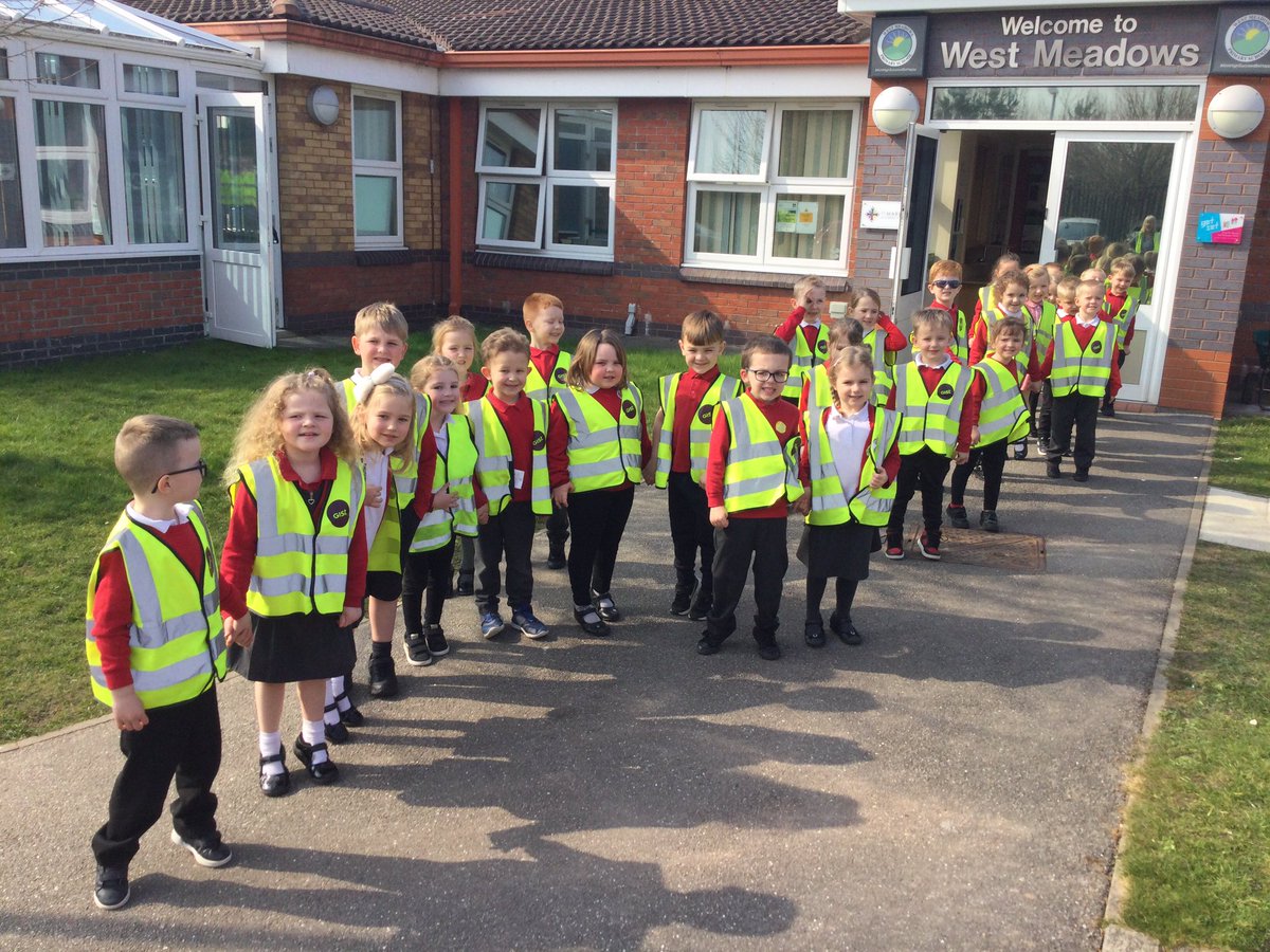 WMPrimaryF2's tweet photo. F2 loved walking to Owd Martha’s Yard. We are learning about plants and growing and loved looking around at all the plants, flowers and vegetable patches. We enjoyed exploring all the activities. #SuperWalking #Spring #Growing #OwdMarthasYard #SoSensible https://t.co/NylBhI7KLn