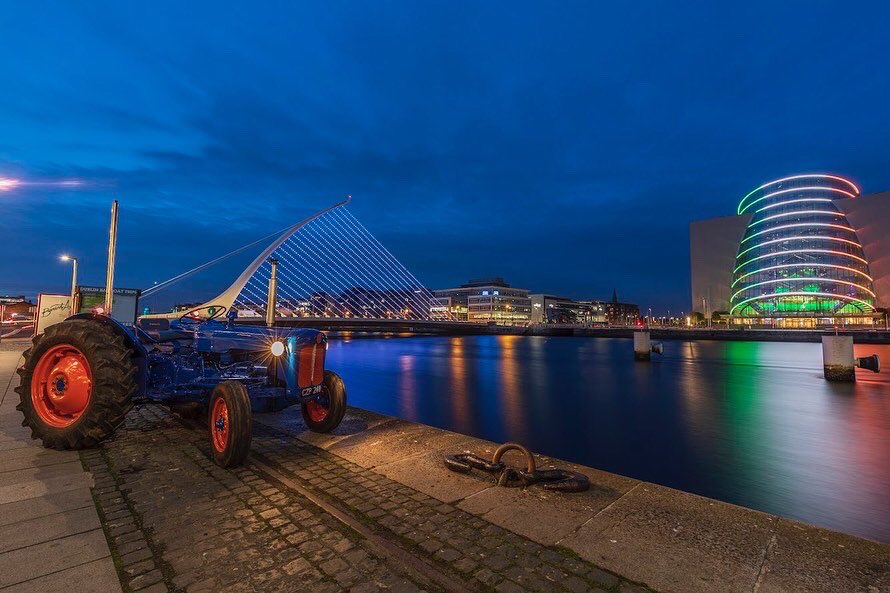 UCD_Ag_Soc's tweet photo. TOP PRIZE in our Grand Raffle🎉 Fordson Dexta tractor sponsored by @fbd_ie &amp; accompanying Fleming Transport Box sponsored by @fleming_agri. Big thank you to both companies for their generous sponsorship. All proceeds are going to our 2 charities @hooves4hospice &amp; @CommunityAirAmb https://t.co/IjQBgT00f5