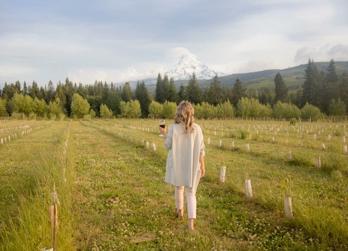 10 fantastic wineries in and around Hood River, Oregon: bit.ly/HoodRiverWine 

#TravelOregon | #TheGorgeGuide | #winewednesday