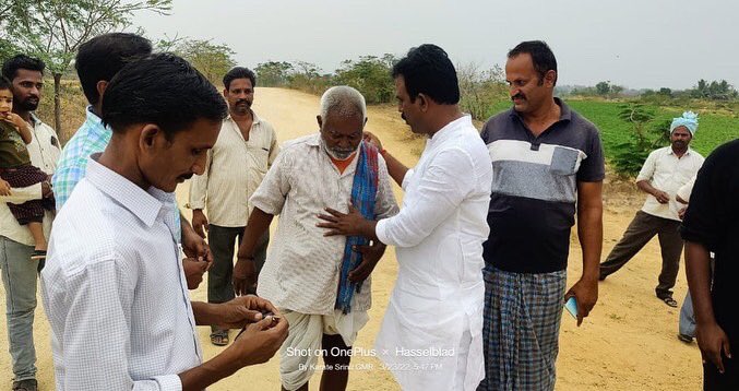 meegmr's tweet photo. Followed the land grabbing issue even in my #devarakadraassembly #boothpur mandal…spoke and assured the respective land owner. Under any circumstances @inctelangana will stand with the people who are being tortured by @telanganacmo local officials through @trspartyonline leaders https://t.co/38VrPOGo4E