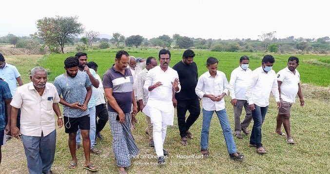 meegmr's tweet photo. Followed the land grabbing issue even in my #devarakadraassembly #boothpur mandal…spoke and assured the respective land owner. Under any circumstances @inctelangana will stand with the people who are being tortured by @telanganacmo local officials through @trspartyonline leaders https://t.co/38VrPOGo4E