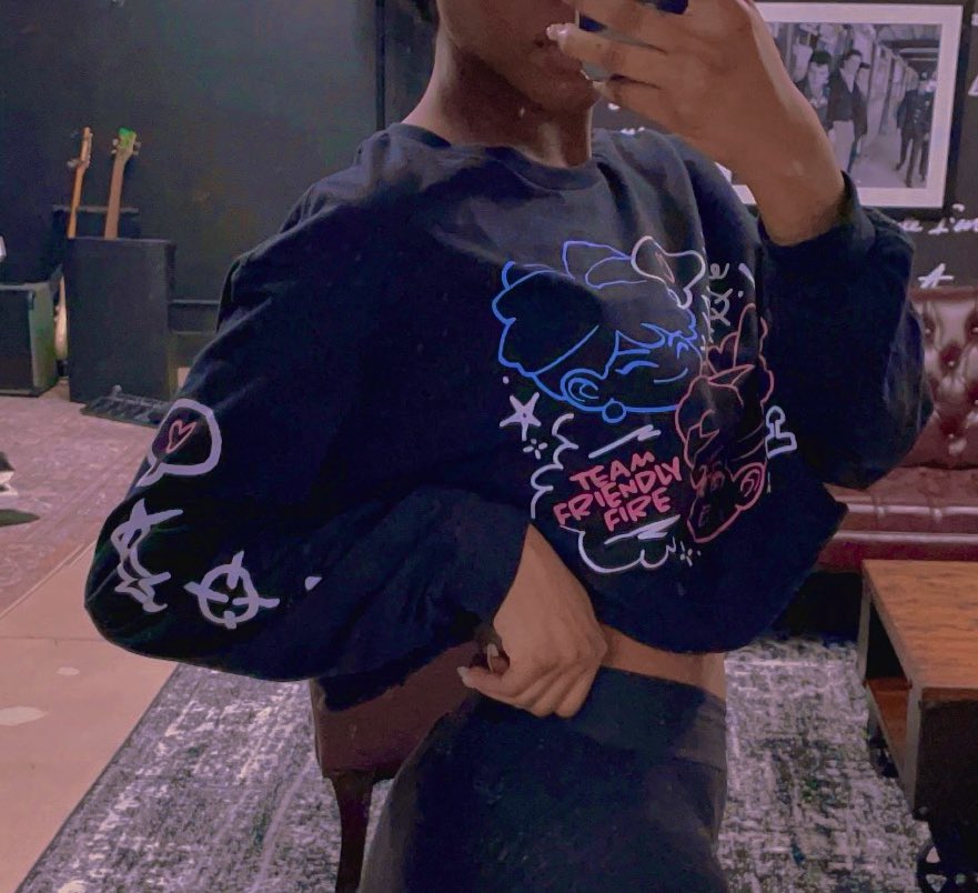 chibith0t's tweet photo. Did yโall already go & grab that new @DefinedByKy & @BlackKrystel AH merch yet?? The whole collection is so cute!!
๐
Thx for hooking me up so I can rep my #TeamFriendlyFire gals proudly ๐ซ https://t.co/MKXd64Uxsp