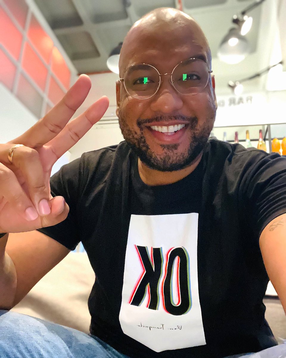 sudariooficial's tweet photo. cêis tão bãozin ? já deram o play na #fumaça hoje lá no @spotifybrasil ? 
Vai lá dar aquela moral vaiii 😉

#fumaça #spotify #pagodes #sudario #ok #universalmusic https://t.co/Dks8zHe10N